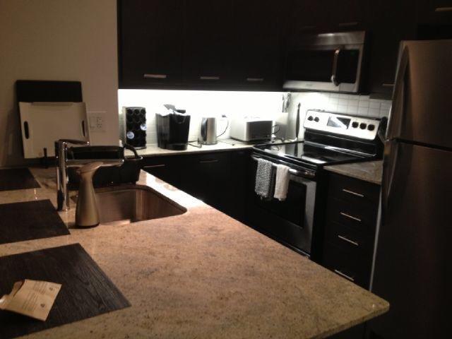 Square One Fully Furnished Suite Mississauga Buitenkant foto
