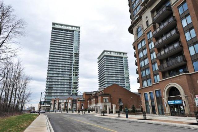 Square One Fully Furnished Suite Mississauga Buitenkant foto