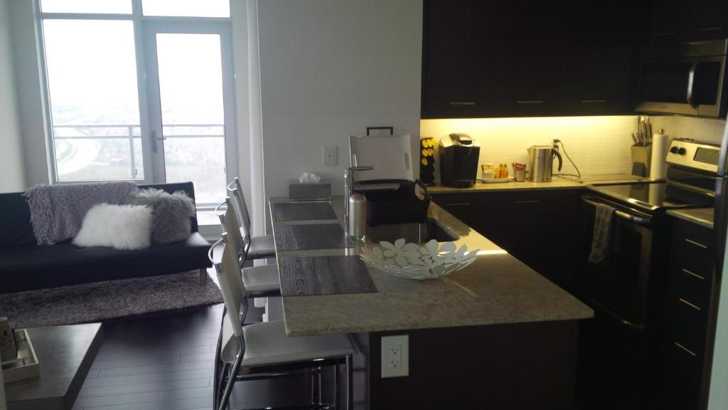Square One Fully Furnished Suite Mississauga Kamer foto